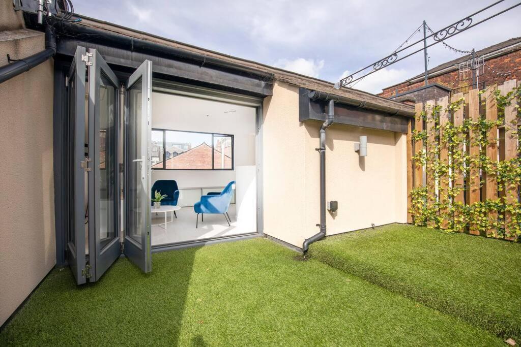 Central Townhouse With Roof Terrace แมนเชสเตอร์ ภายนอก รูปภาพ